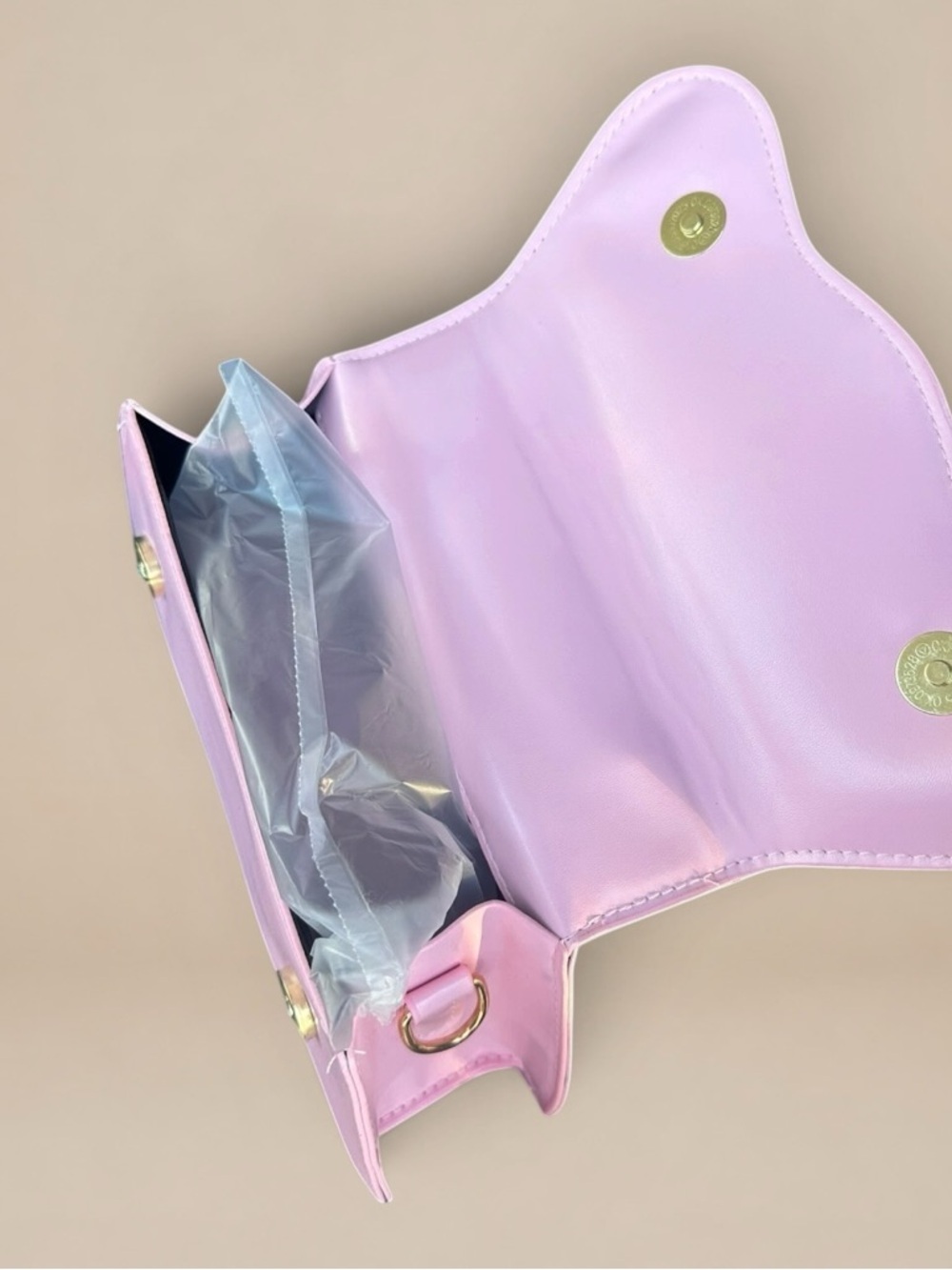 Pink Glam Mini Handbag – Gold Detail & Sparkle Top ✨ - Picture 5 of 6